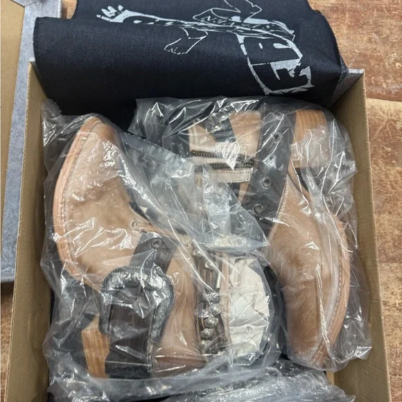 Freebird “Saloon” Tan Ankle Boots with Buckle and Studs - Picture 5 of 7